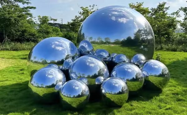 Silver Inflatable Chrome/Mirror Balls