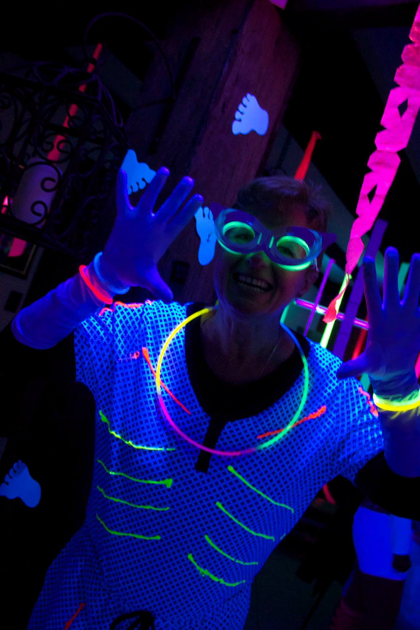 How to plan a great 80s themed party - Lights To Party